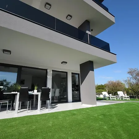 Helena アパート *