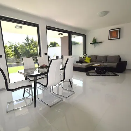 Helena マリンスカ