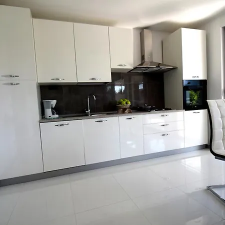 Helena アパート *