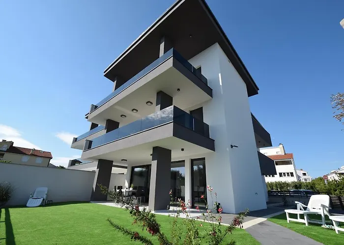 Helena Apartment