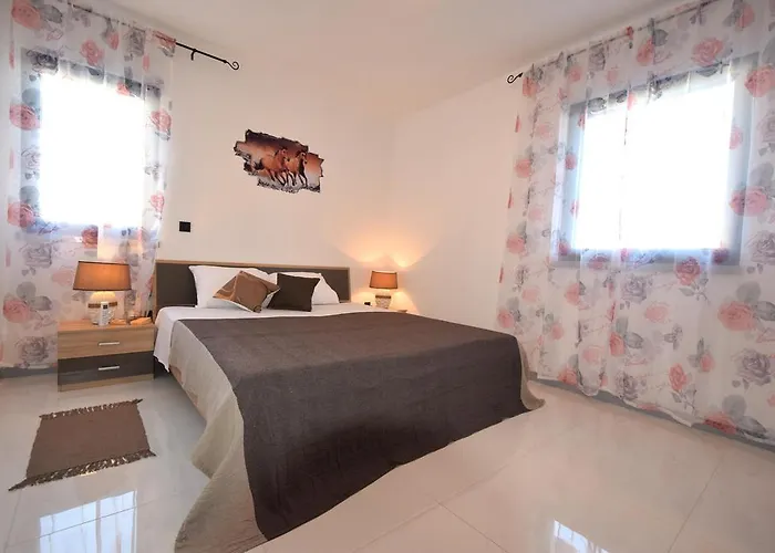Helena Appartement *